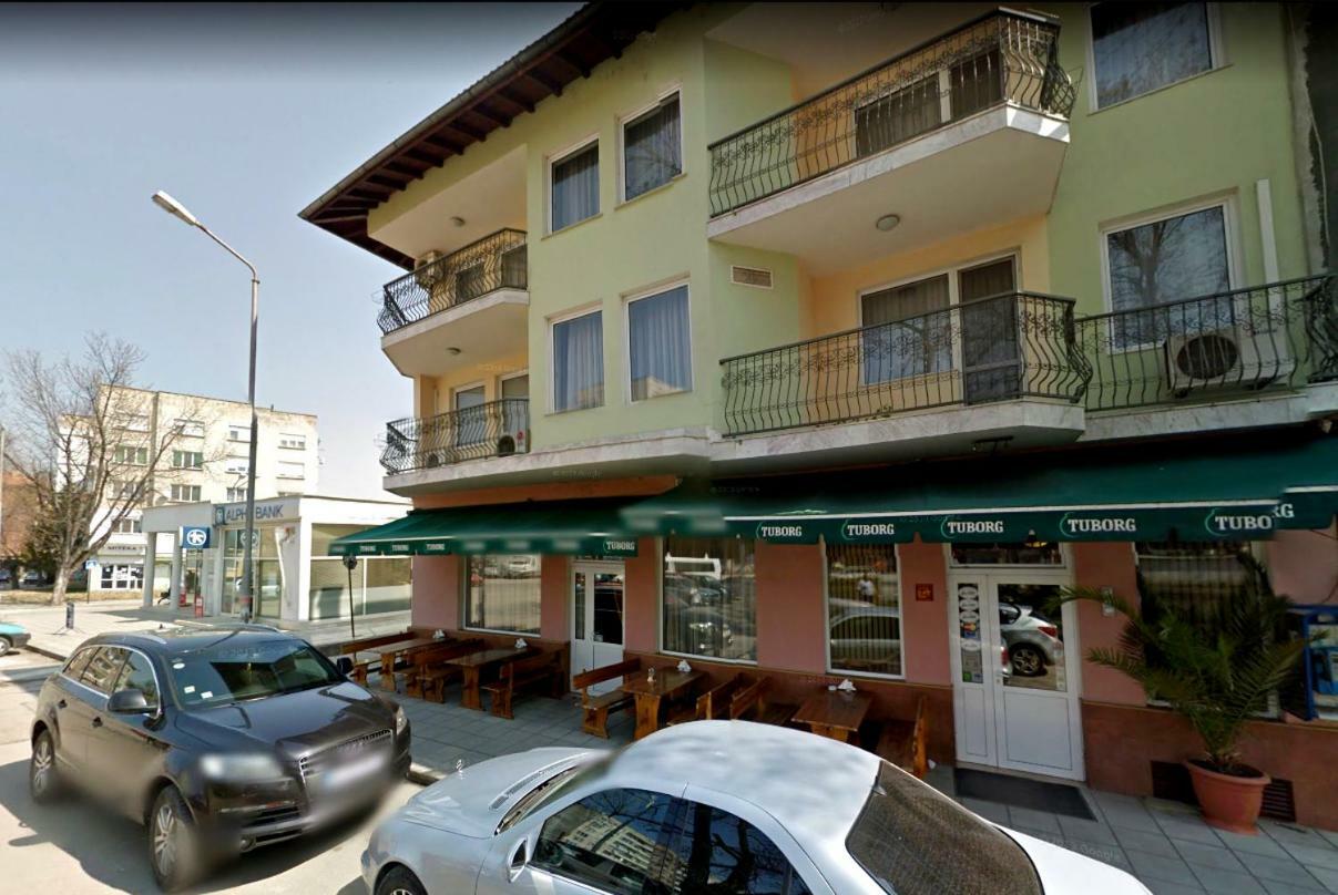 Family Hotel Odessa Sevlievo Exteriér fotografie